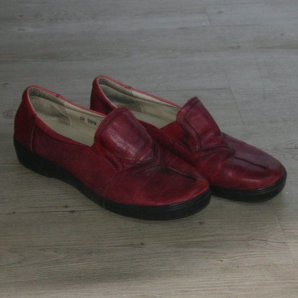 Ortho Solutions Cherry Red Slip Ons - Picture 1 of 5